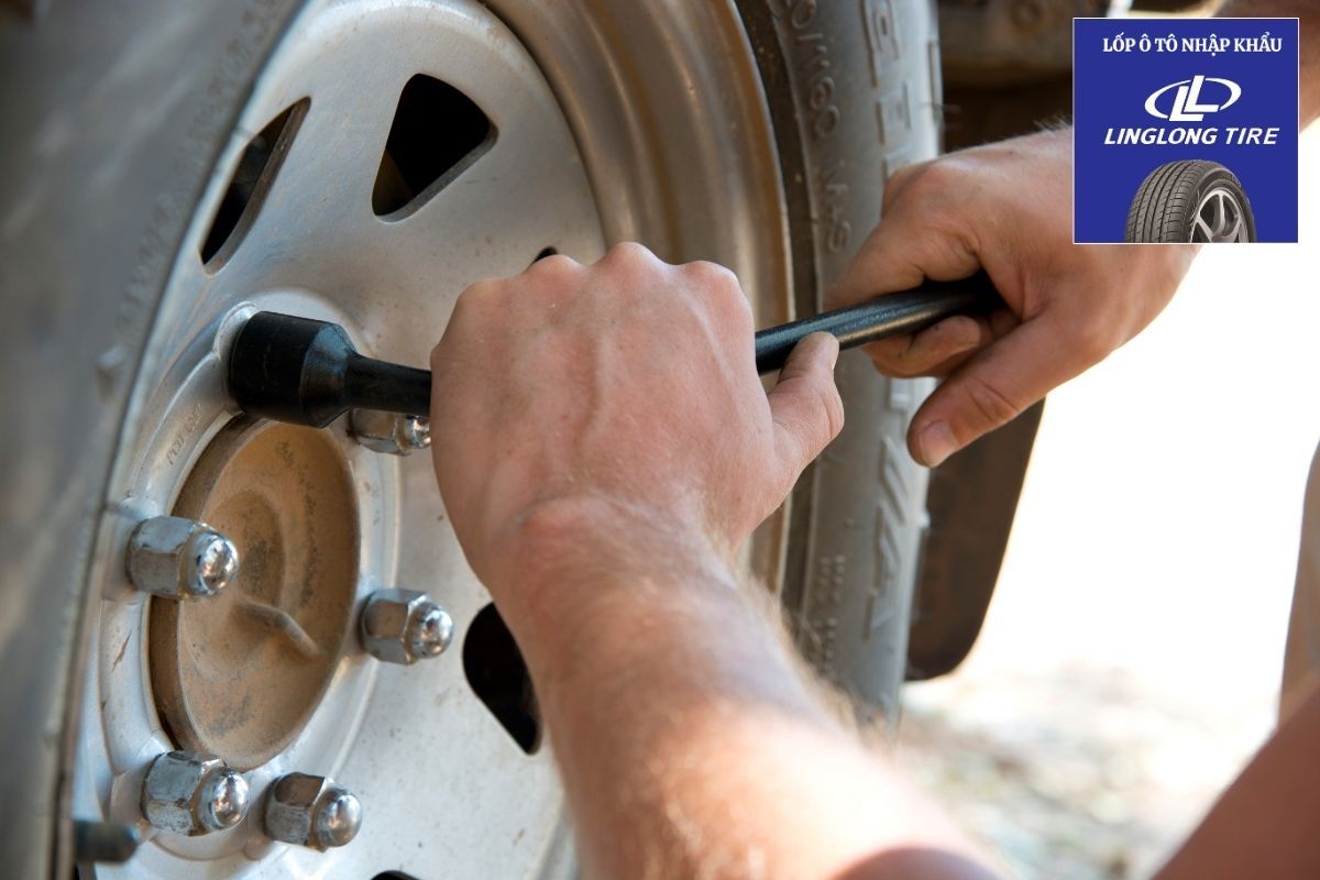 Kinh nghiệm chọn mua dụng cụ thay lốp ô tô